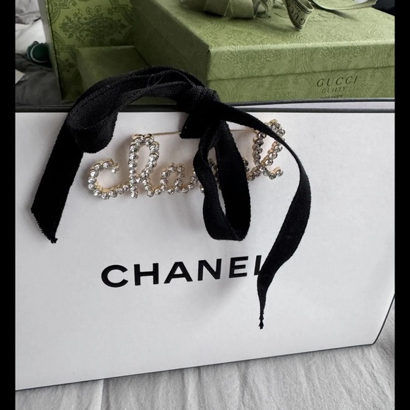 Limited edition w/gift holiday gift bag from Chanel beauty. - Picture 2 of 3